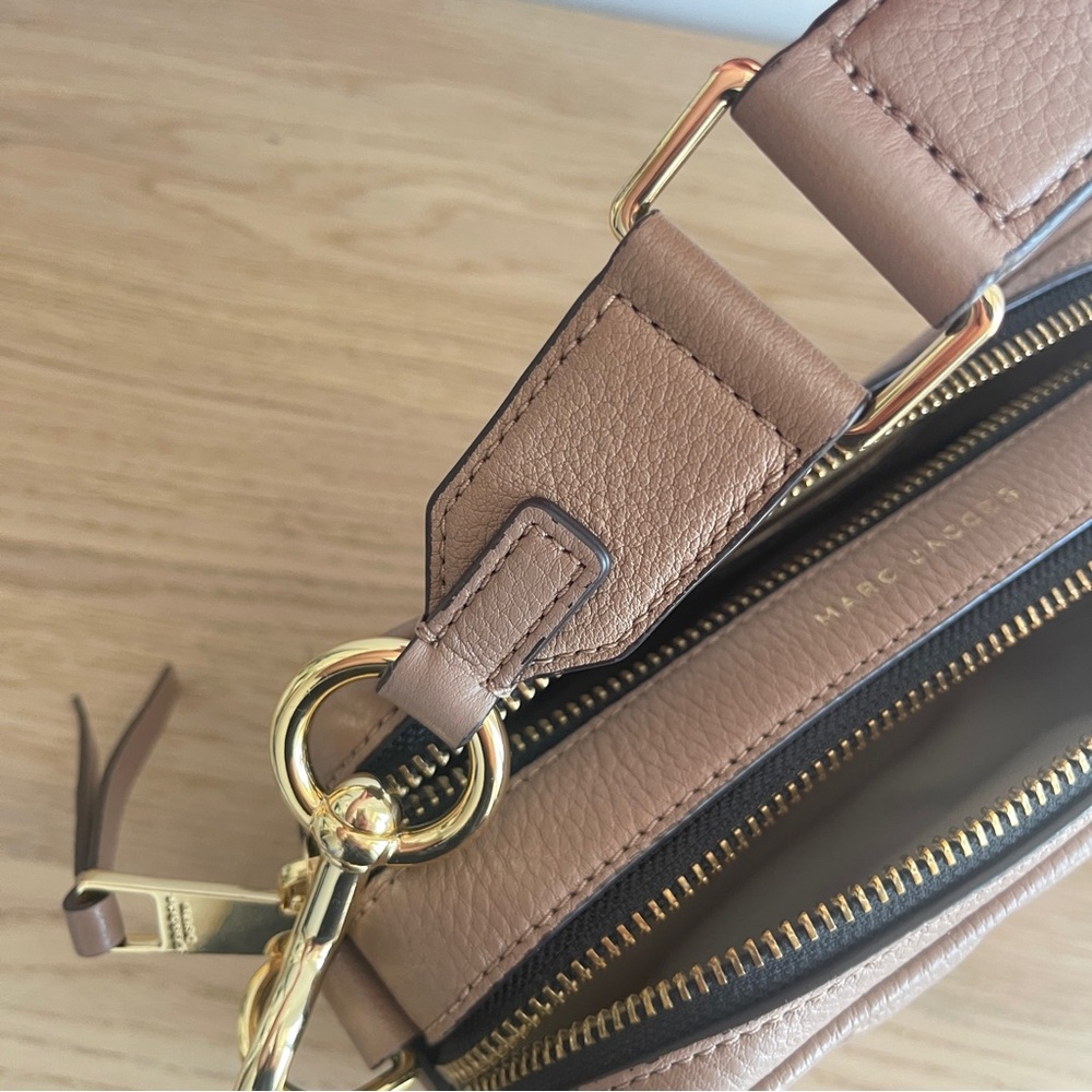 Marc Jacobs The Moto Shot DUSTY BEIGE camera bag pebbled leather crossbody purse - Picture 12 of 13
